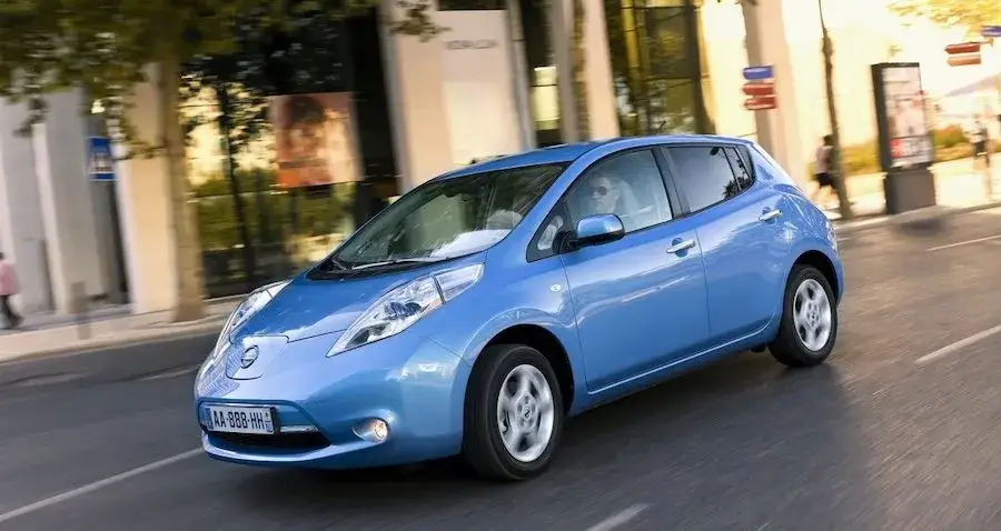 Nissan Leaf czy warto? Odkryj wady i zalety zakupu używanego auta
