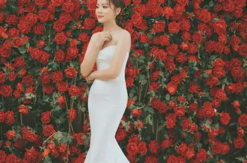 Jakie kwiaty do sukni ecru? Idealne połączenia dla elegancji