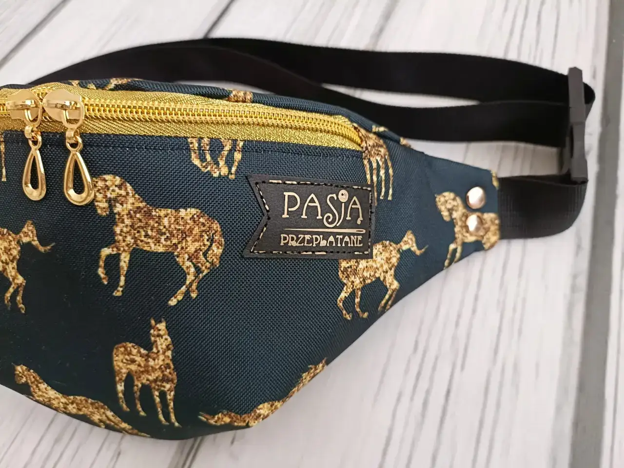 Nerka jeździecka – praktyczne rozwiązanie dla wygodnej jazdy konnej