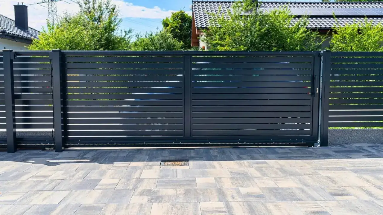 Jaka brama do ogrodzenia panelowego? Sprawdź najlepsze opcje i porady