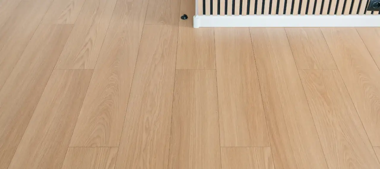 Czy panele Quick Step są warte zakupu? Opinie i porównania jakości