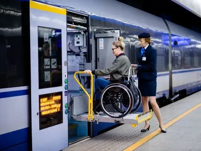 Ile kosztuje bilet PKP dla osoby niepełnosprawnej: poznaj wszystkie ulgi