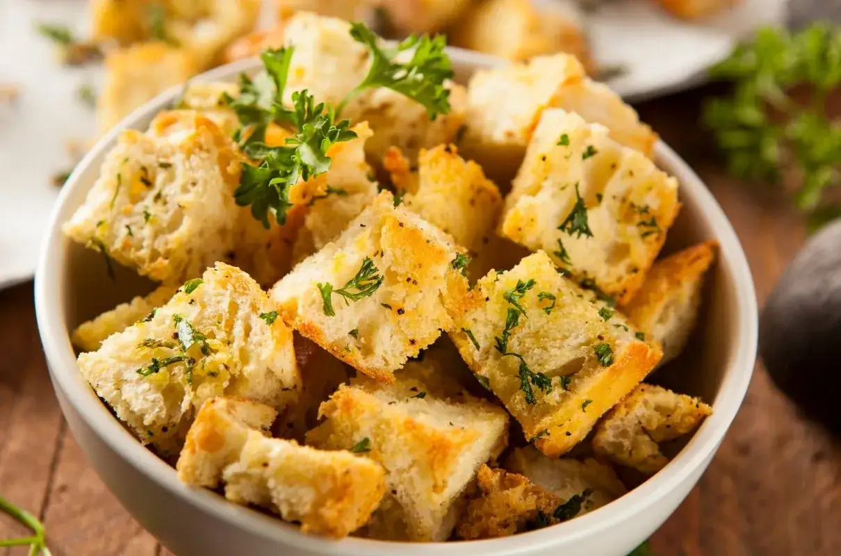 Co zrobić z chleba na obiad? Pyszne przepisy na wykorzystanie czerstwego chleba