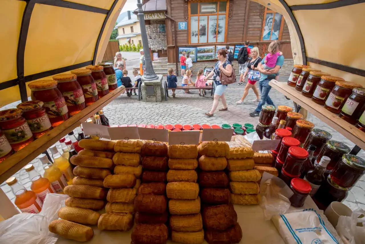 Bacówka 2 Zakopane: Nocleg, Krupówki, opinie i oscypki