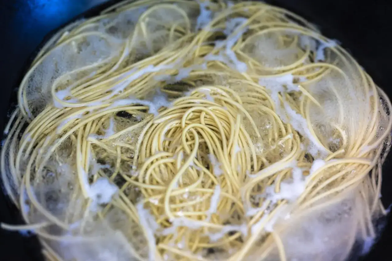 Czy makaron chiński ma wysoki indeks glikemiczny? Wpływ na cukier i zdrowie