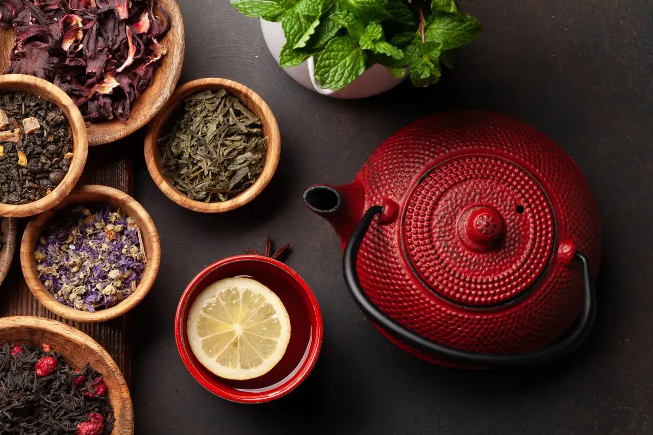 Przechowywanie herbaty: Poznaj 5 wrogów i zachowaj aromat
