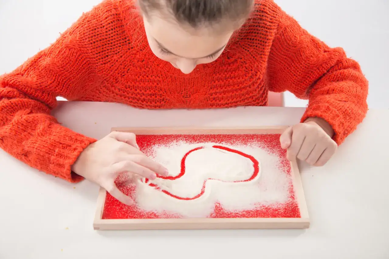 Zaburzenia sensoryczne: Skąd się biorą? Poznaj przyczyny