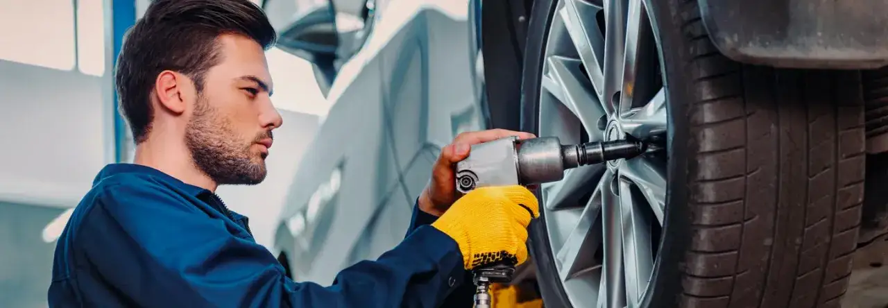 Jak sprawdzić akcje serwisowe Jeep i uniknąć kosztownych napraw