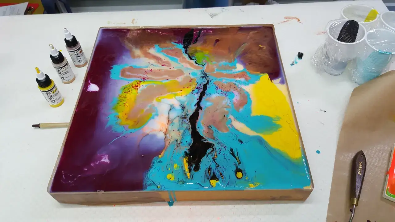 Jak malować folię w płynie - najlepsze farby i techniki malowania