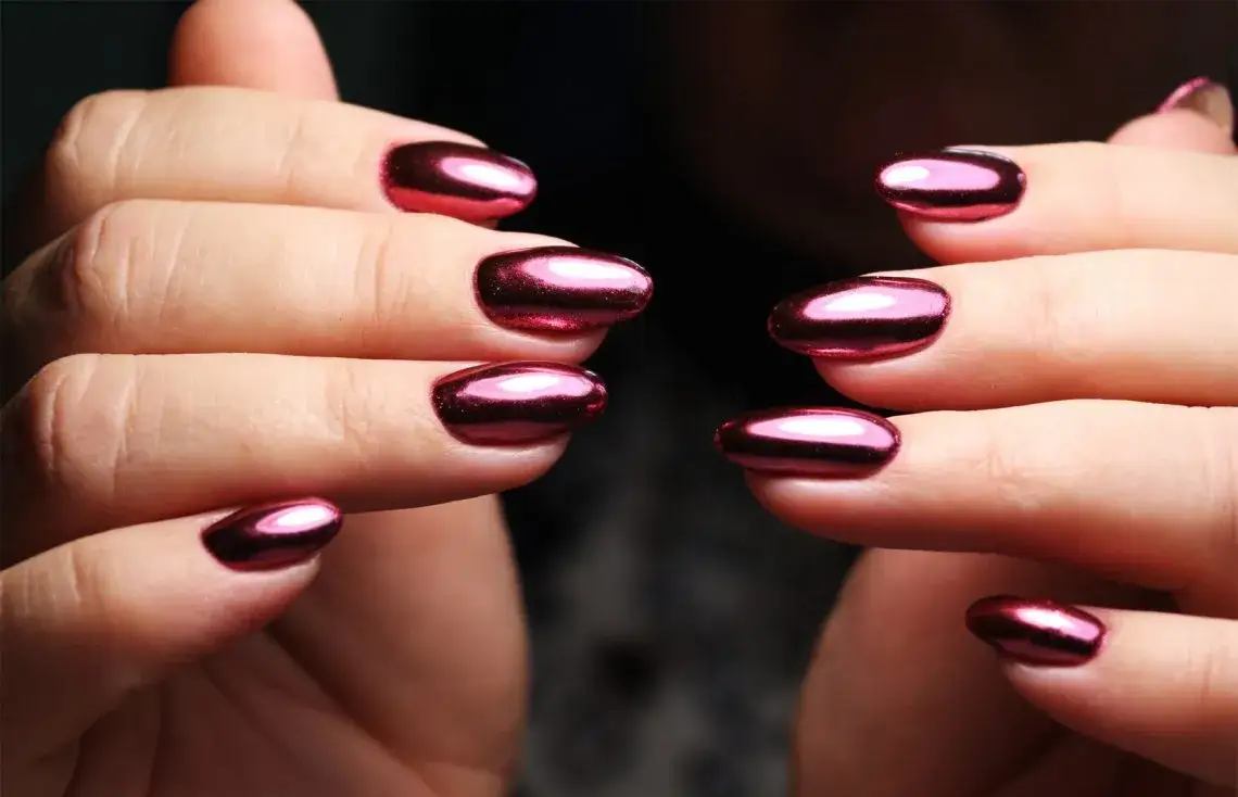 Efekt lustra na paznokciach: Poradnik krok po kroku