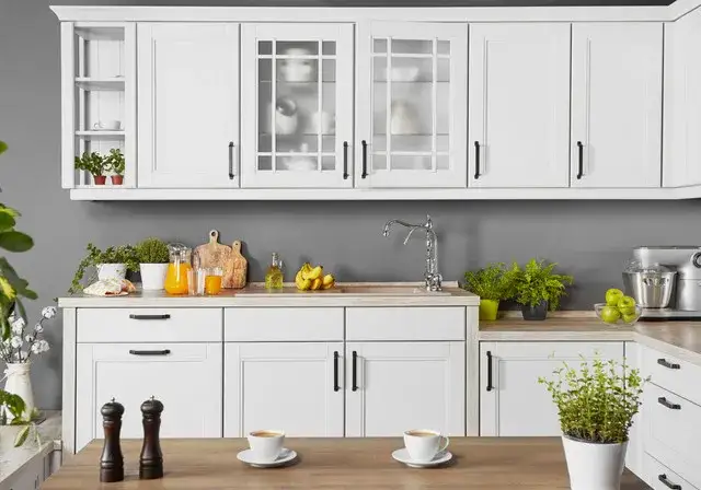 Jak wyczyścić fronty szafek kuchennych - skuteczne metody i porady