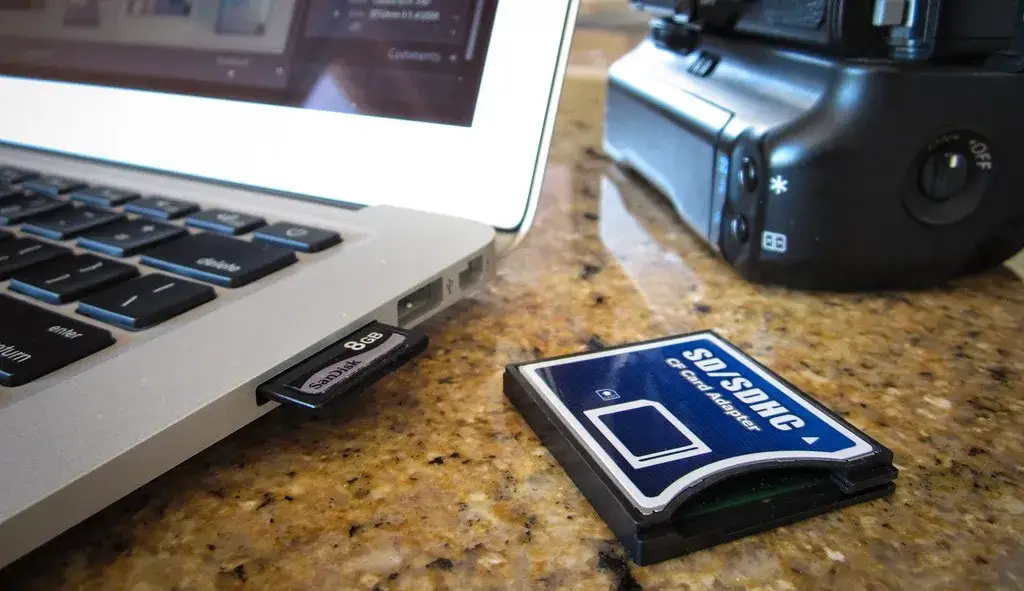 Jaką kartę do aparatu wybrać, aby uniknąć problemów z nagrywaniem?