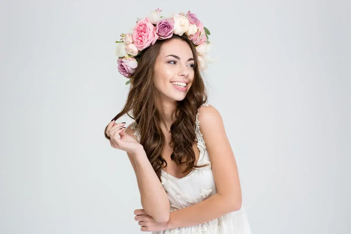 Tajemnica "Kwiatów we włosach": Kto śpiewa ten hit? Poznaj prawdę