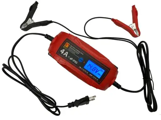 Jaki prostownik do motocykla: uniknij błędów przy wyborze akumulatora