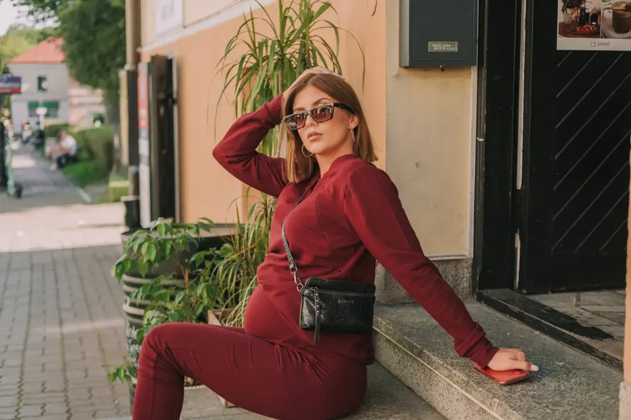 Odkryj elegancję i wygodę Bluzek Welurowych - idealne dla każdej kobiety