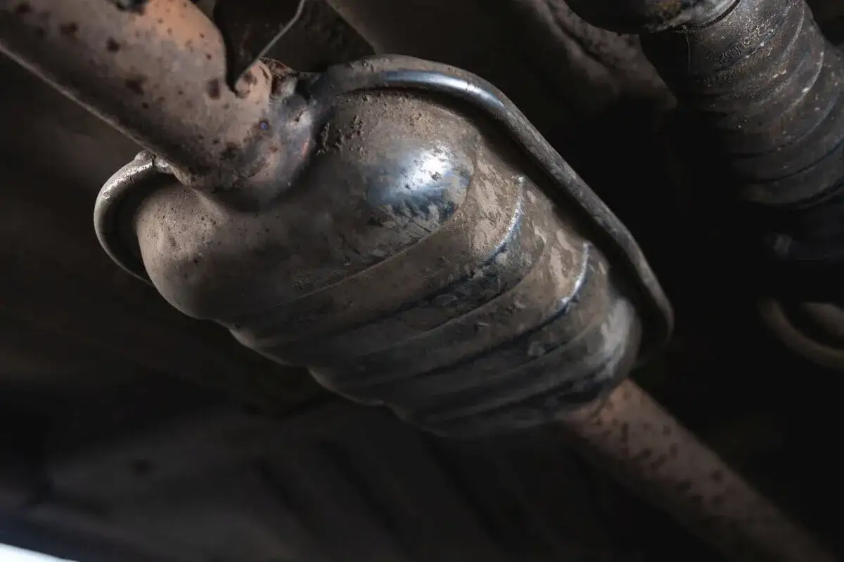 DPF zapchany? Jak sprawdzić objawy i uniknąć kosztów naprawy!