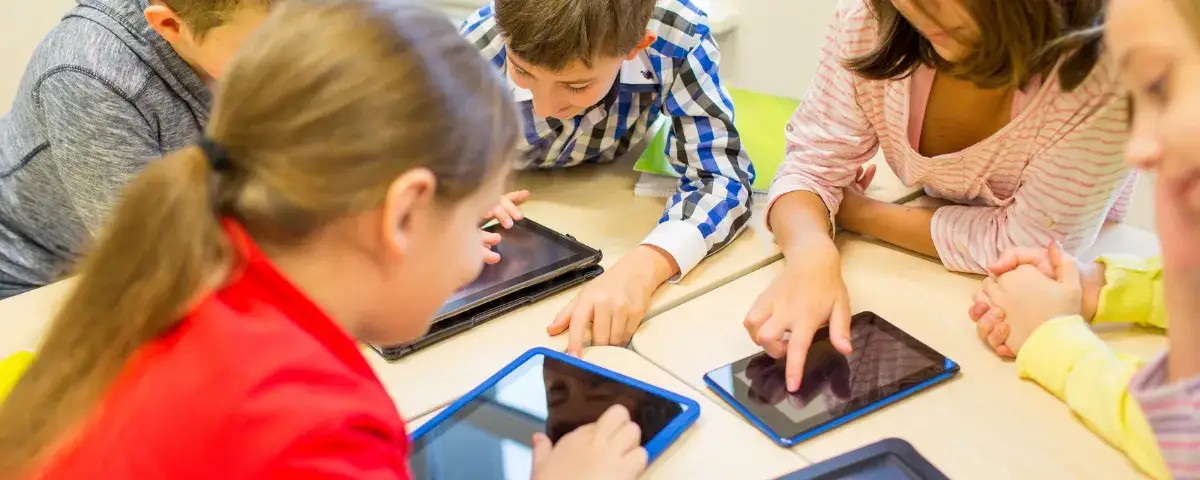 Pro und Contra Tablets in der Schule: Chancen und Risiken für Schüler
