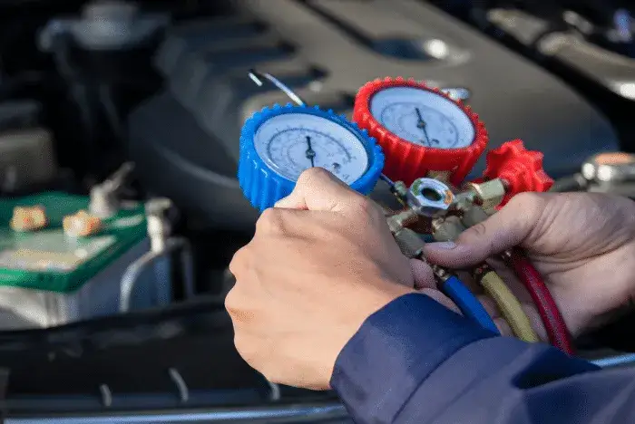 Ile oleju do klimatyzacji po wymianie chłodnicy, aby uniknąć problemów?