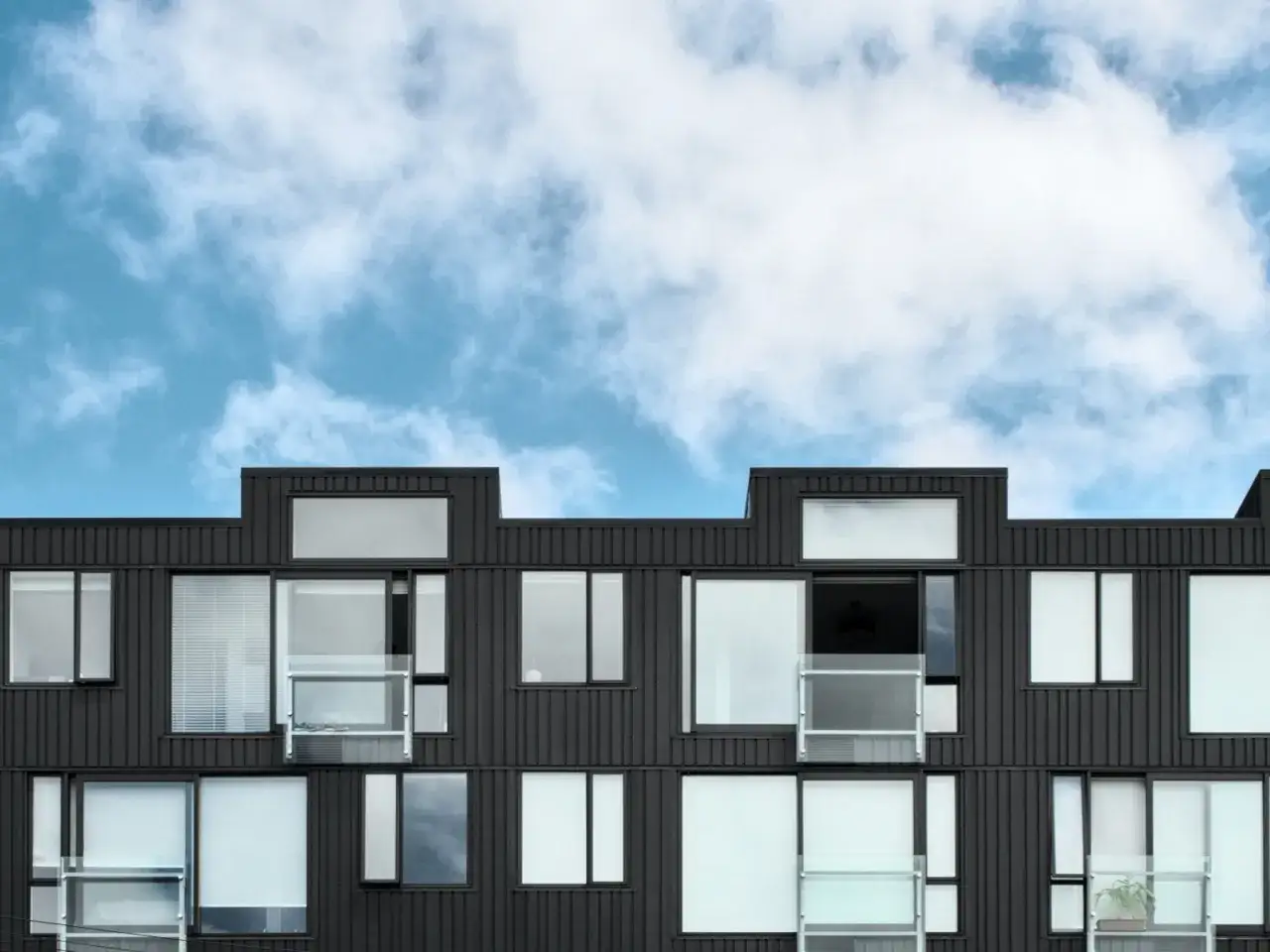 Czy warto wykupić grunt pod swoim mieszkaniem w bloku? Poznaj ryzyka i korzyści