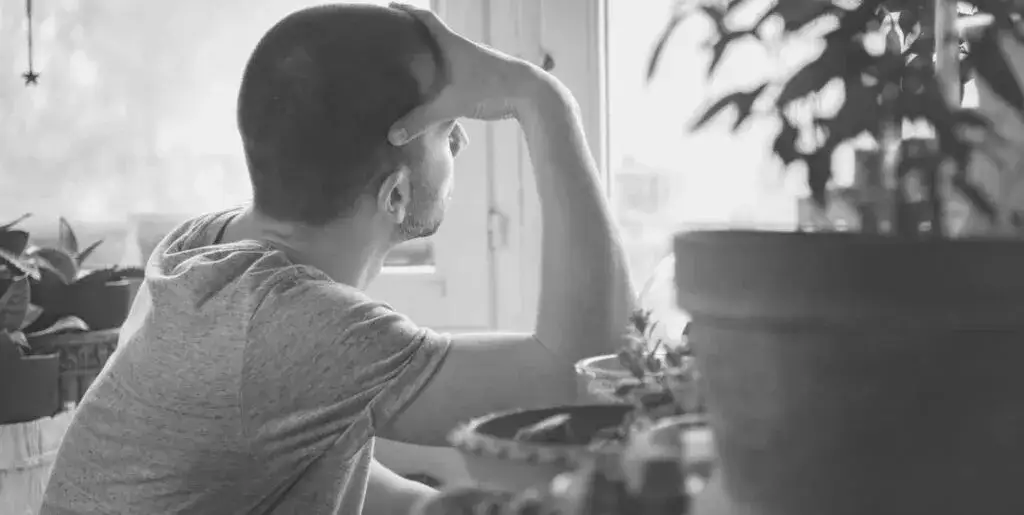 Jak wyjść z roli matki w związku? Odzyskaj partnerstwo i pożądanie