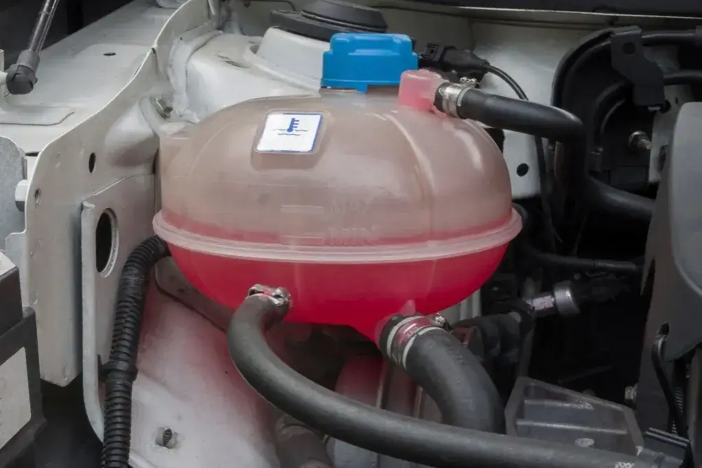 Jak prawidłowo rozcieńczyć koncentrat do chłodnic ile wody użyć?