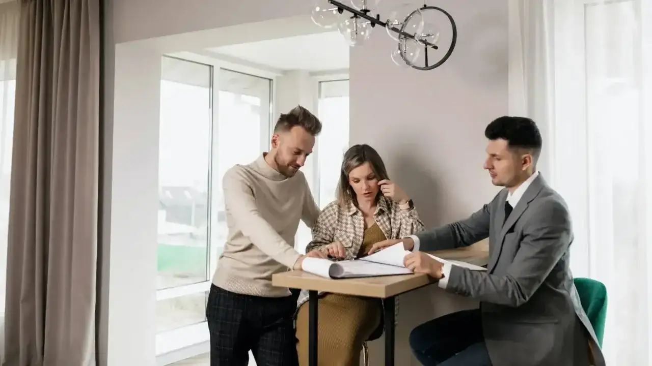 Ile zarabia pośrednik nieruchomości? Zaskakujące fakty o wynagrodzeniach