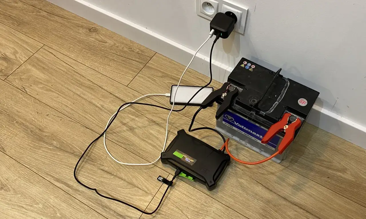 Jak długo trwa ładowanie akumulatora prostownikiem? Sprawdź to!