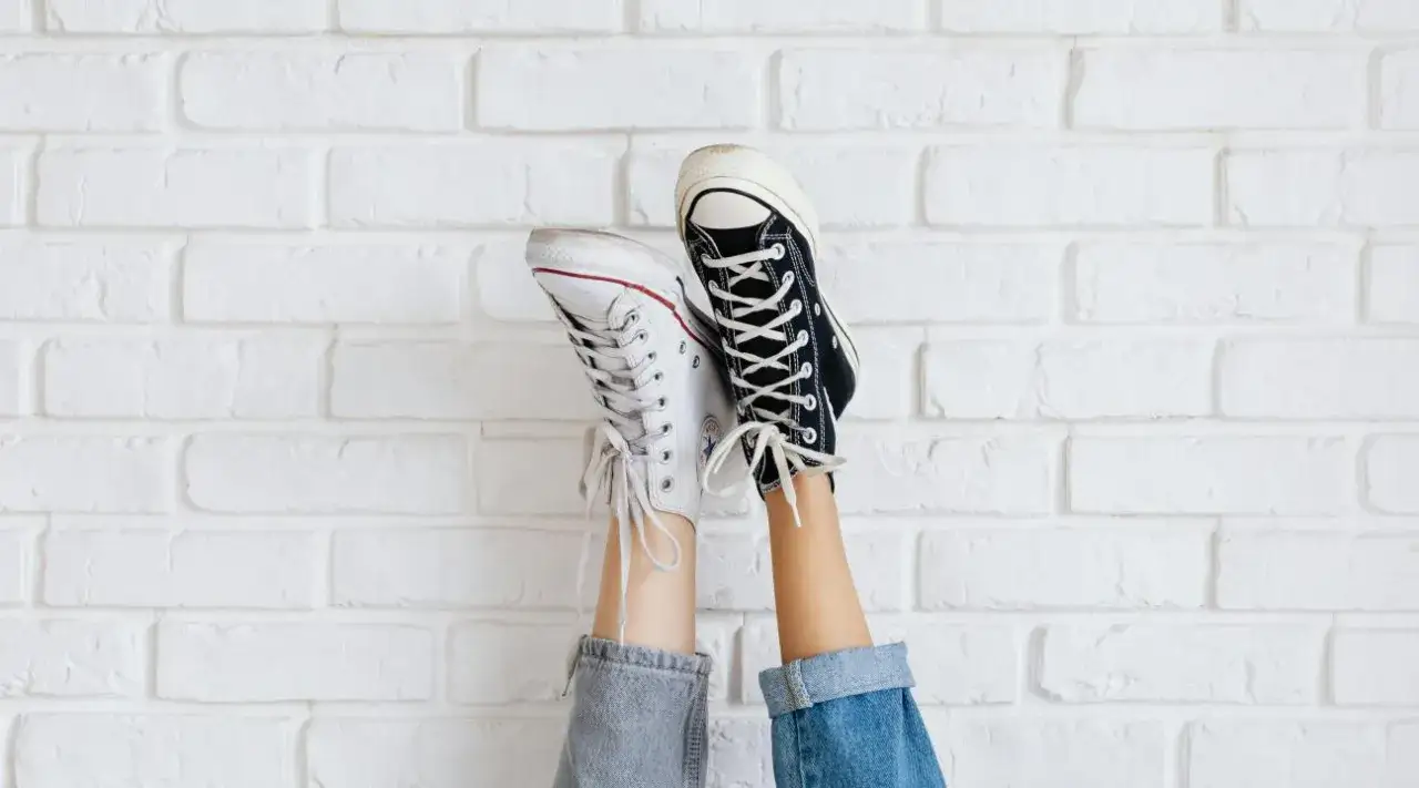 Jak rozchodzić za małe buty - skuteczne metody na wygodę