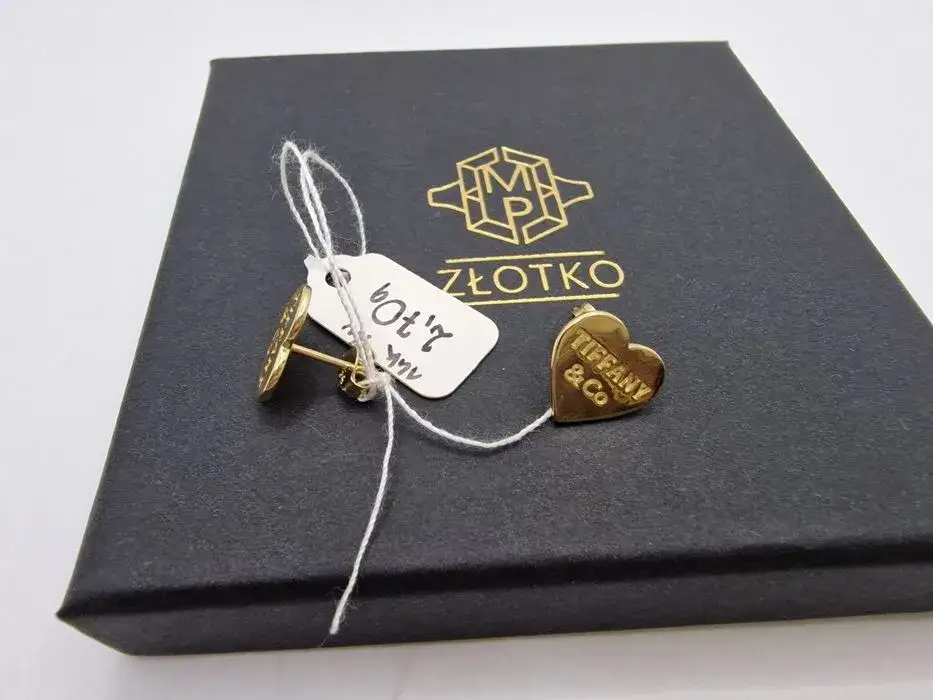 Kolczyki Tiffany & Co cena - poznaj ceny i różnorodność modeli w Polsce