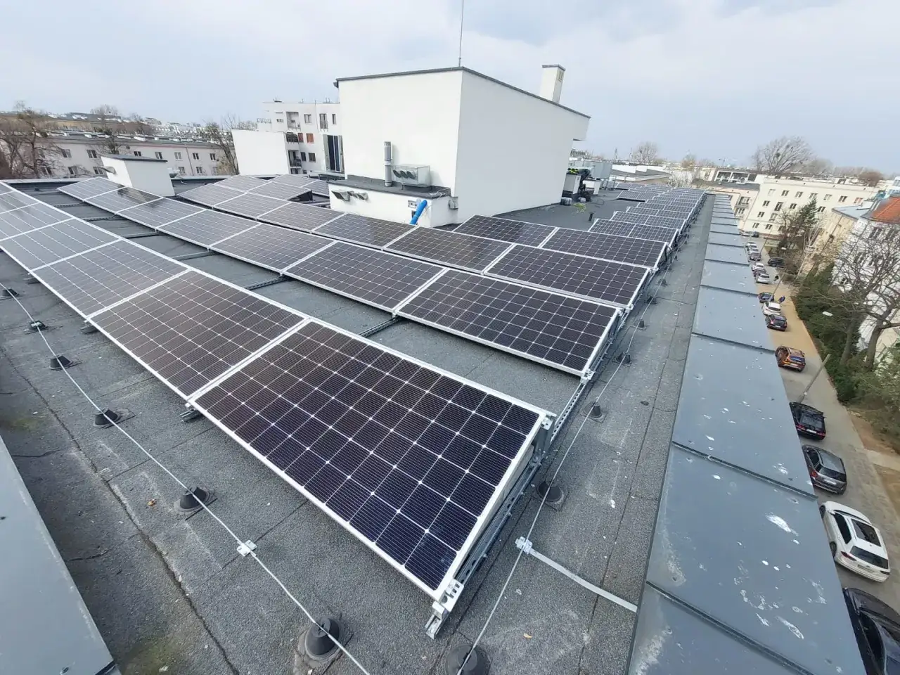 Czy fotowoltaika dla wspólnot to przyszłość miejskiej energetyki?