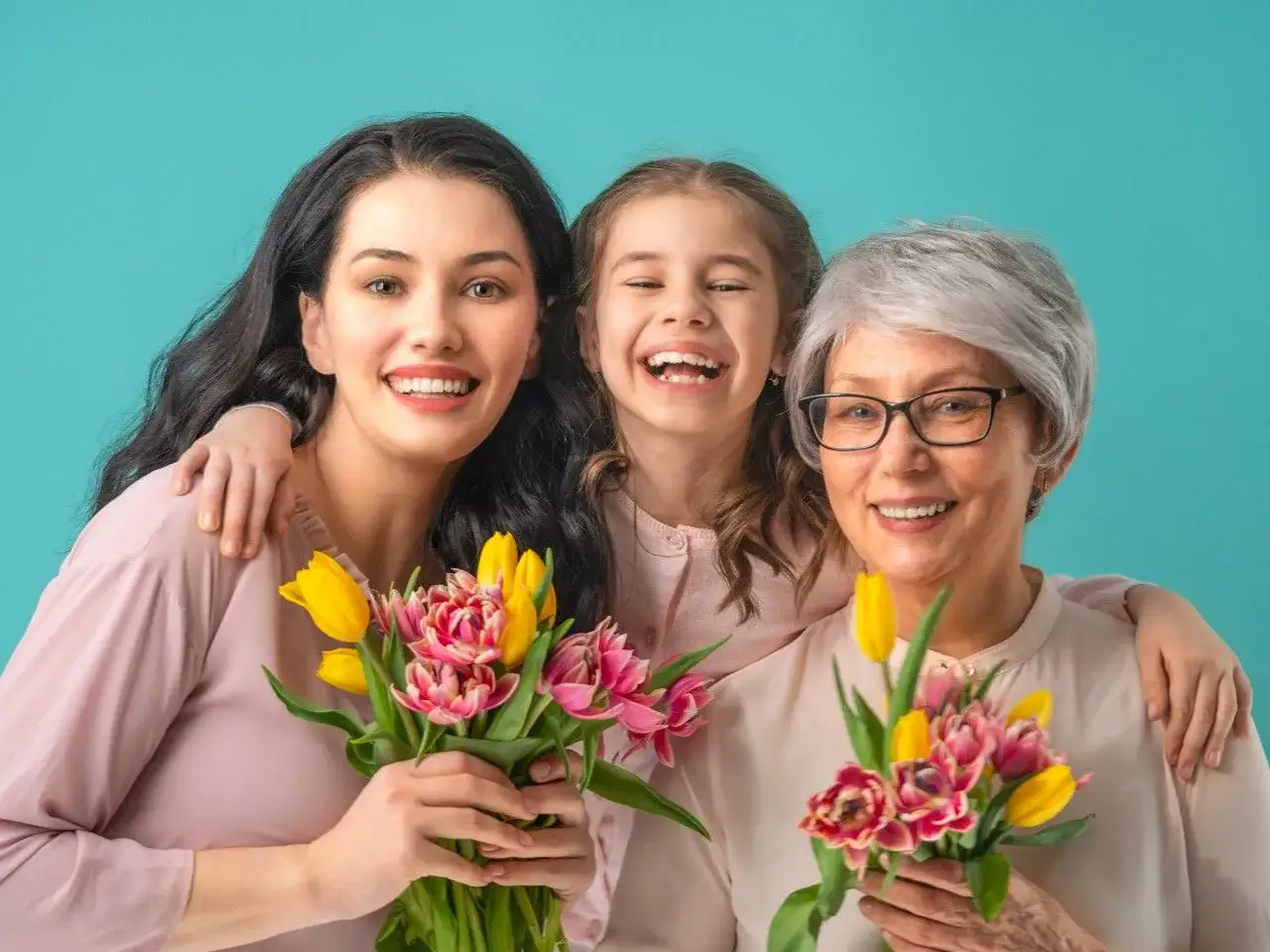 Dzień Dziewczyn w szkole: Trafione prezenty, które nie zrujnują klasy