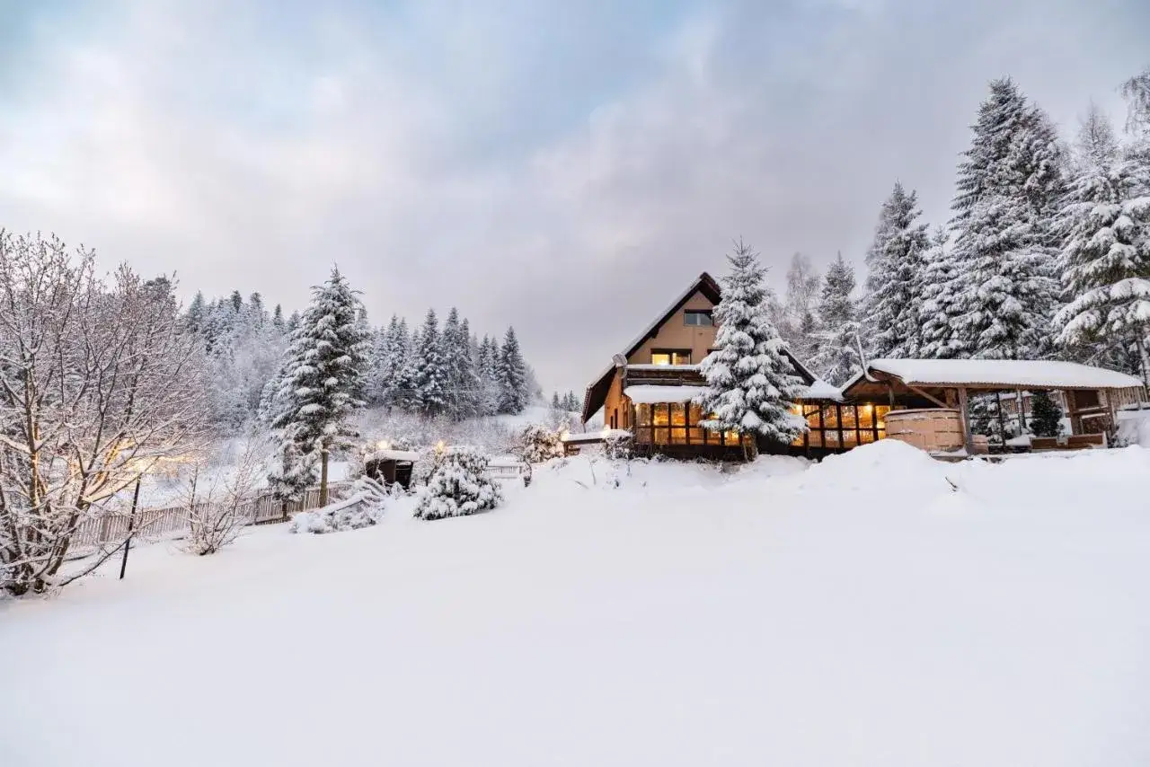 Bacówka u Winiarskich: Dom w Gorcach, off-road i 9.6/10 Poznaj!