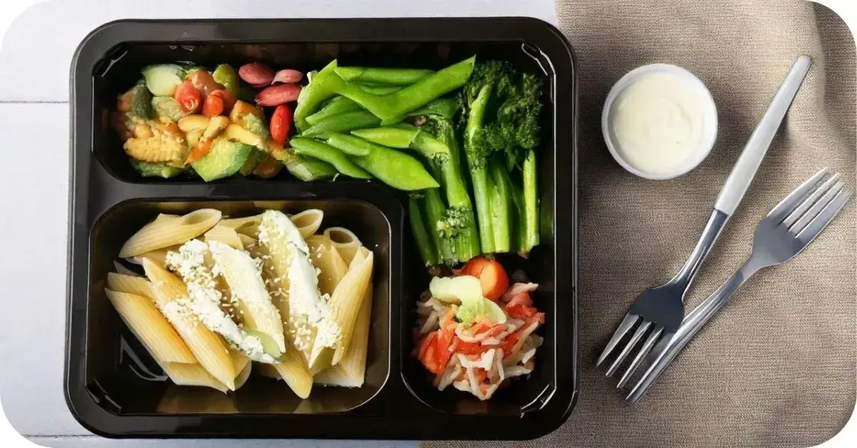 Sycące i zdrowe pomysły na obiad na redukcji, które zaskoczą smakiem