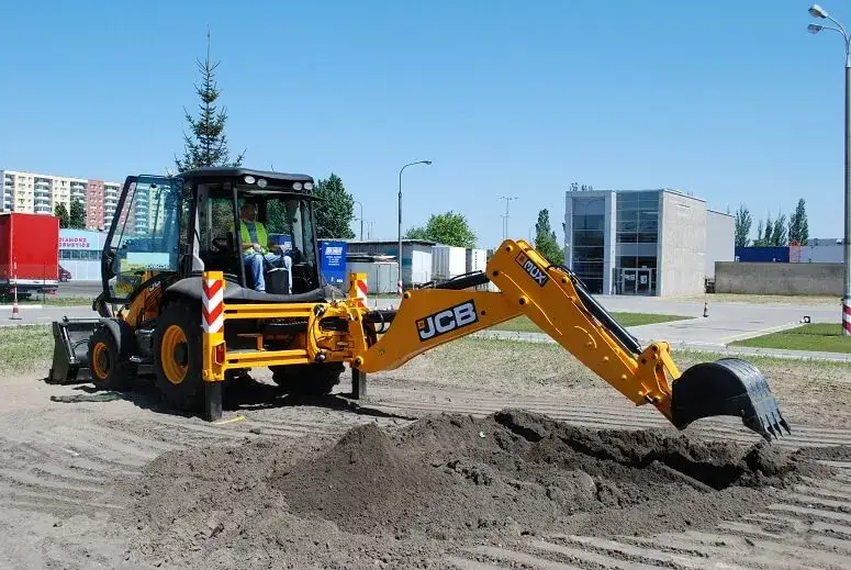 Uprawnienia na koparko-ładowarki: Cena, kurs, egzamin Twój plan działania.