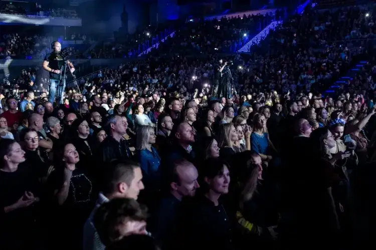 Ile trwa koncert Piaska? Odkryj zaskakującą długość występu