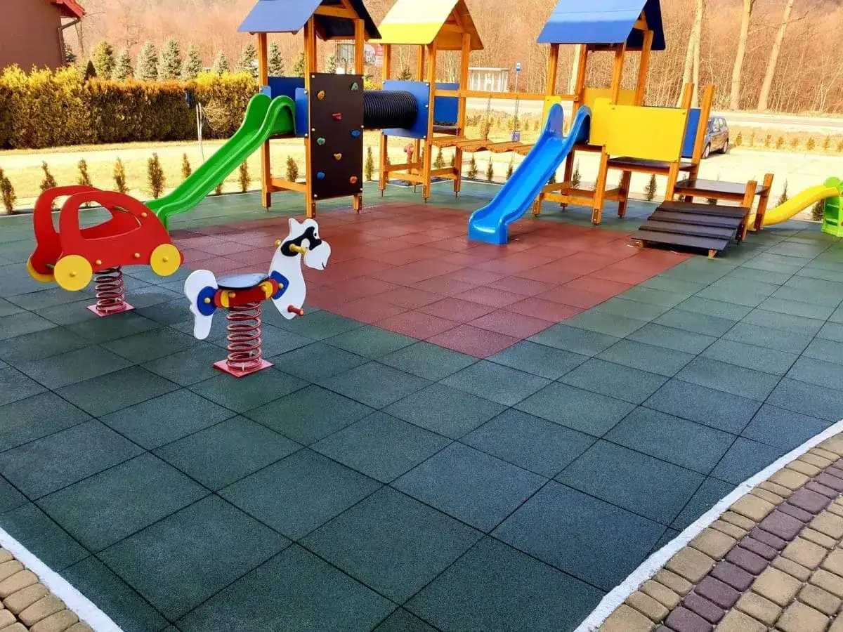 Jak zrobić płyty gumowe na plac zabaw, unikając najczęstszych błędów