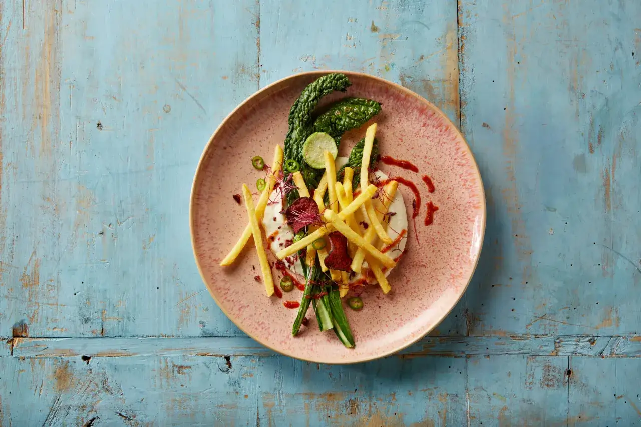 Frytki julienne co to? Poznaj różnice i unikalne cechy frytek