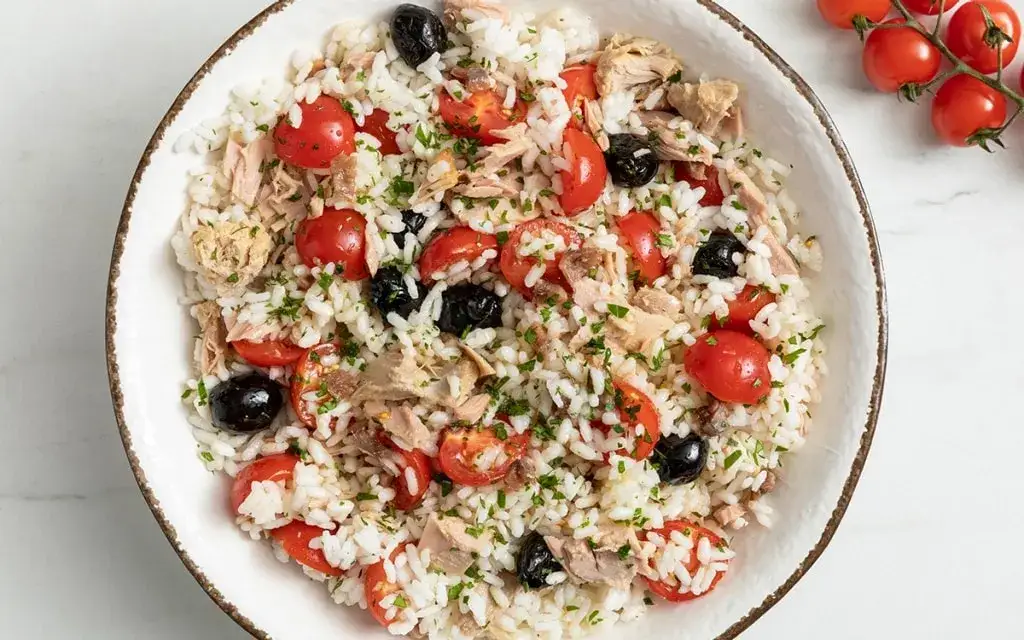 Insalata di Riso Perfetta: Ricetta Classica e Varianti Facili