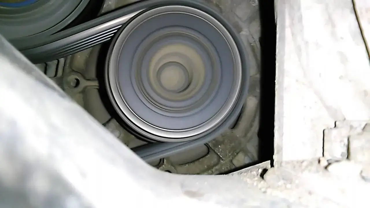 Uszkodzone sprzęgło jednokierunkowe alternatora objawy, które musisz znać