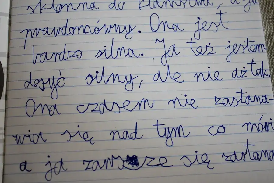 Jak pisać w zeszycie w szeroką linię, aby uniknąć bałaganu i poprawić pismo
