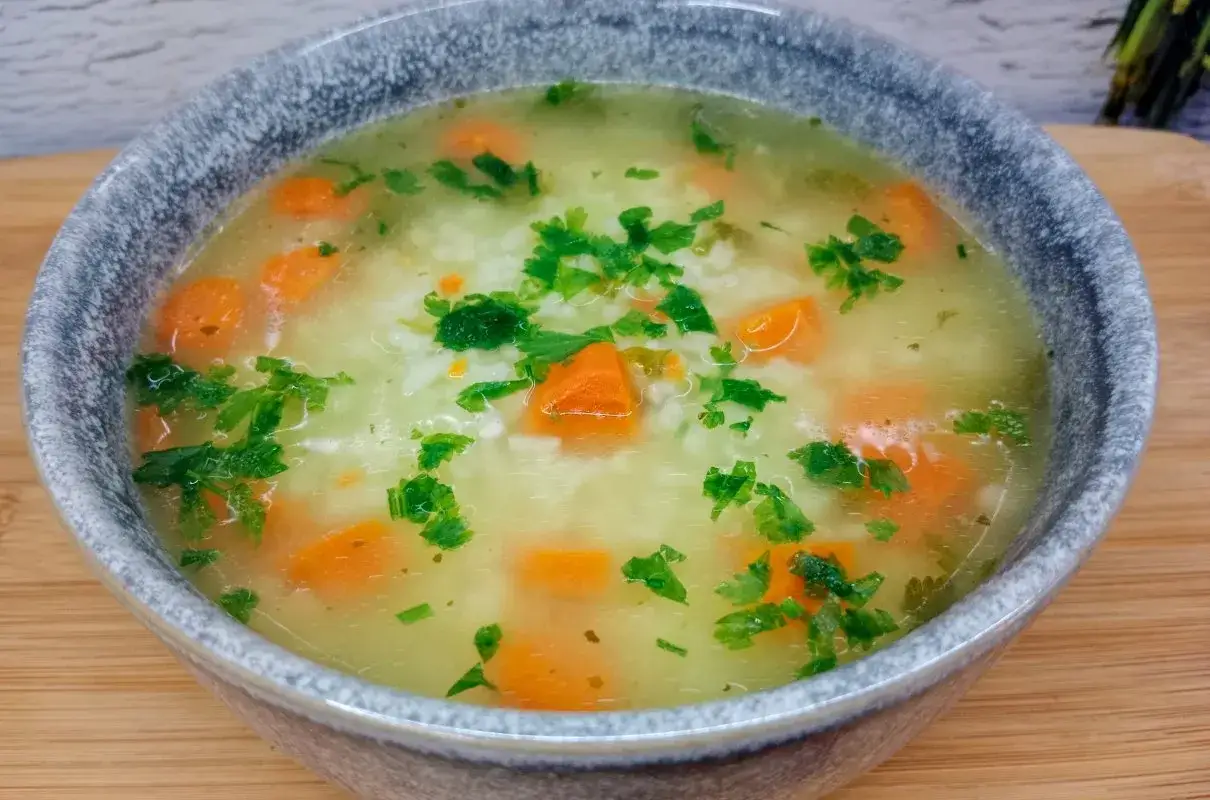 Idealny ryż do zupy: prosty przepis na puszysty dodatek