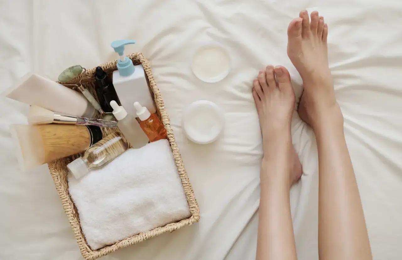 Poradnik pielęgnacji stóp - kosmetyki, które warto mieć w domu