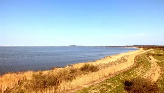 Jezioro Gardno atrakcje - odkryj ukryte skarby i przygody w okolicy