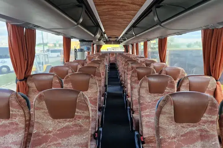 Ile kosztuje bus na wesele? Ceny, pakiety i porady
