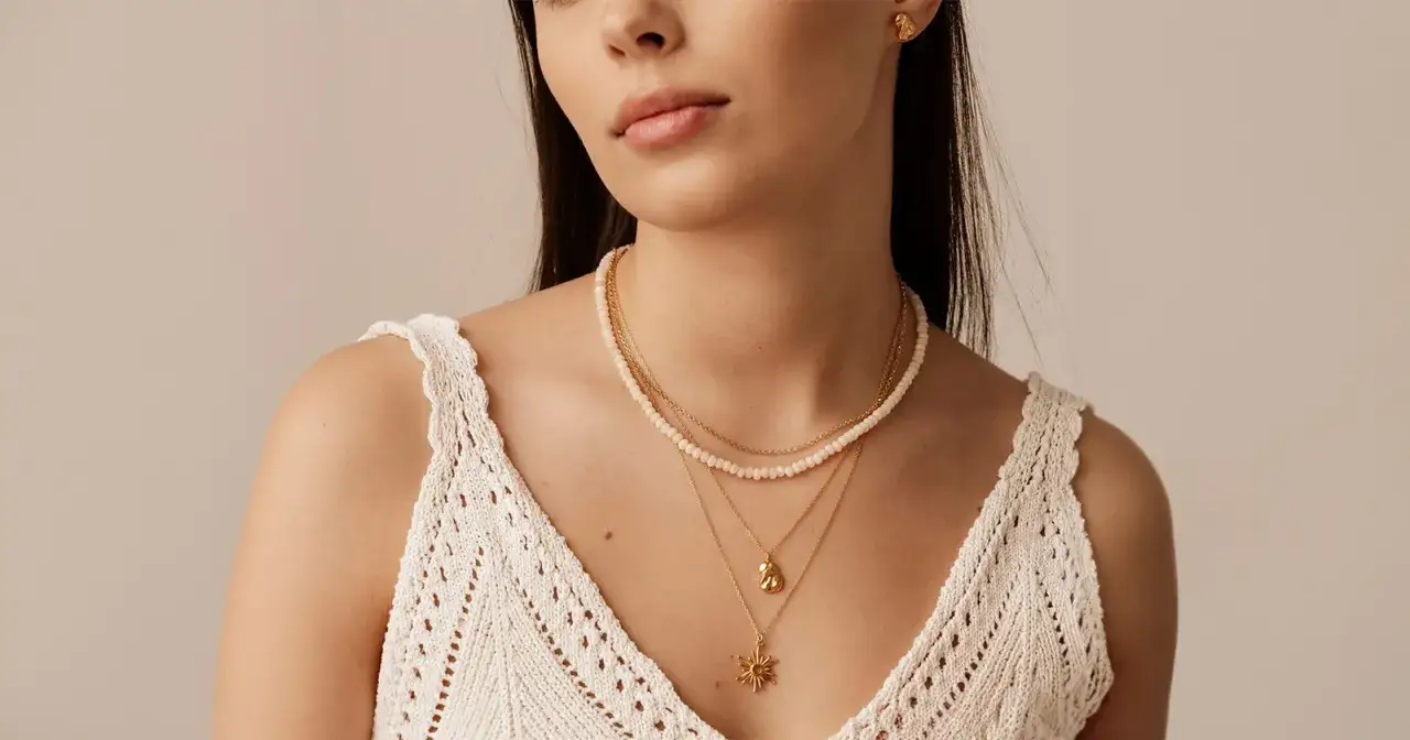 Czy chokery są modne? Odkryj najnowsze trendy i style biżuterii