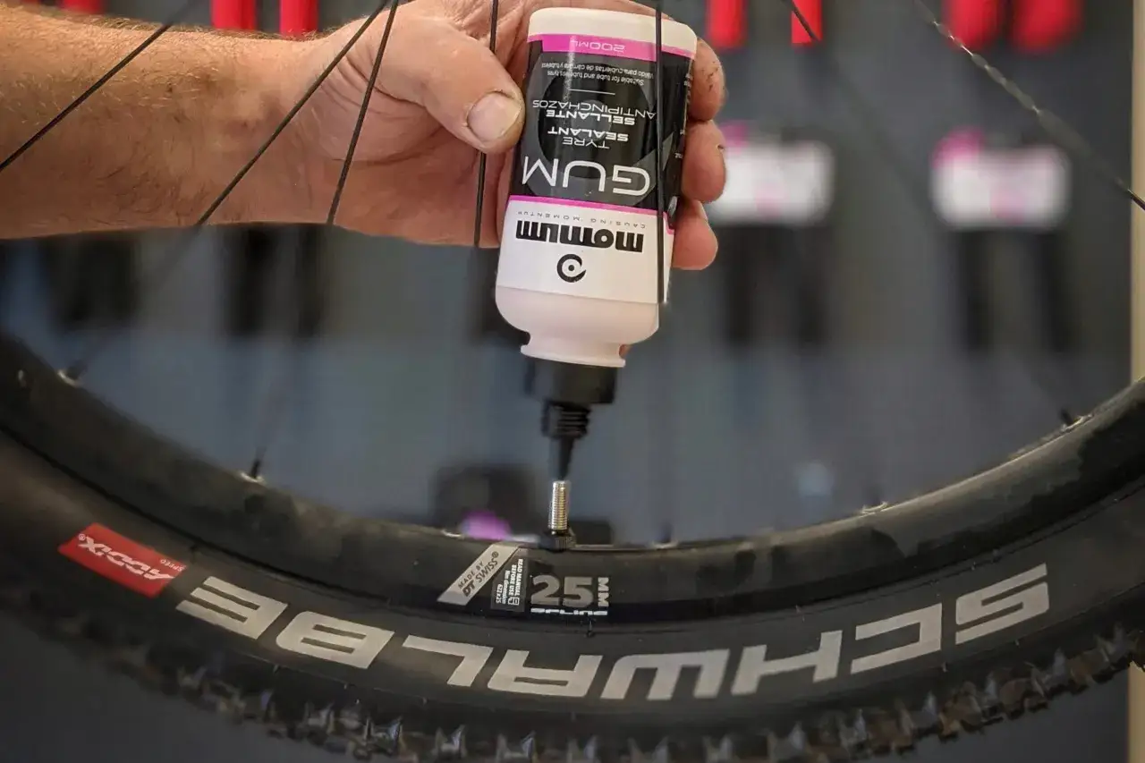 Uszczelniacz do opon szosowych: Ile ml wlać dla idealnej jazdy?