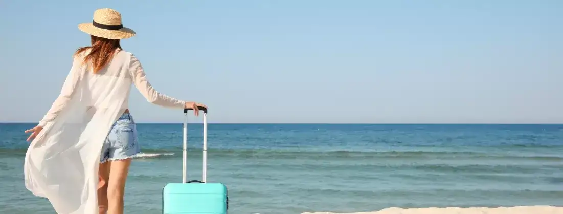 Co zabrać na wakacje nad morzem, by uniknąć nieprzyjemności?