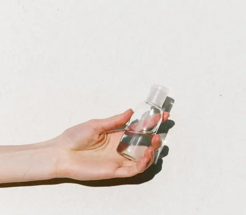 Ile płynów w bagażu podręcznym? Uniknij problemów na lotnisku