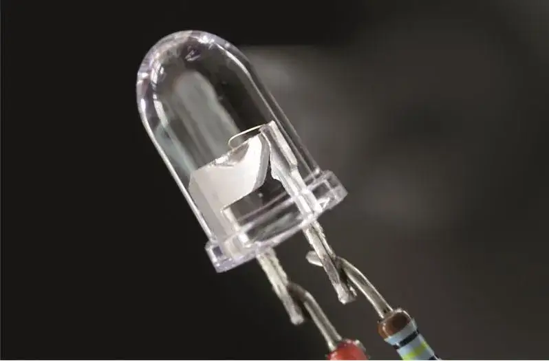 Diody LED 24V samochodowe: Zalety i zastosowania w pojazdach