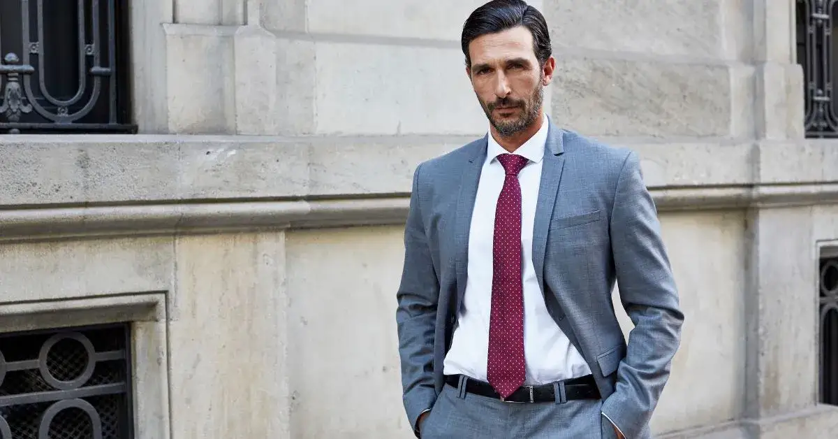 Jak się ubrać na komunię jako gość mężczyzna - unikaj modowych wpadek